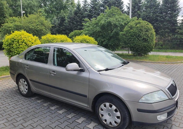 Skoda Octavia cena 14000 przebieg: 362000, rok produkcji 2011 z Nysa małe 79